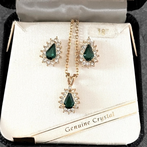 Green Crystal and Gold Tone Necklace & Earring Set - Picture 1 of 2